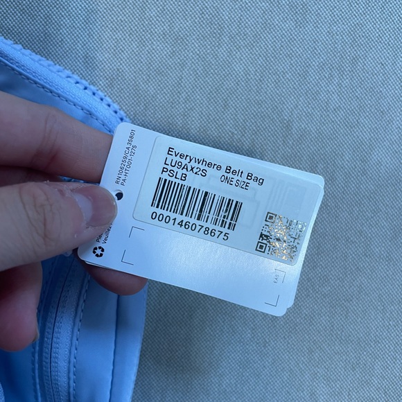 NWT lululemon everywhere belt bag pastel blue - Picture 5 of 6